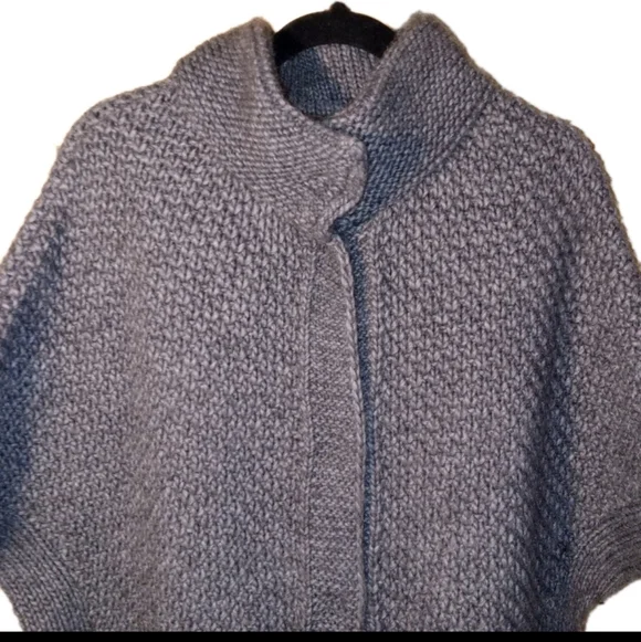 Elsamanda for Anthropologie Gray Oversized Chunky Knit Shrug Medium - Picture 3 of 9